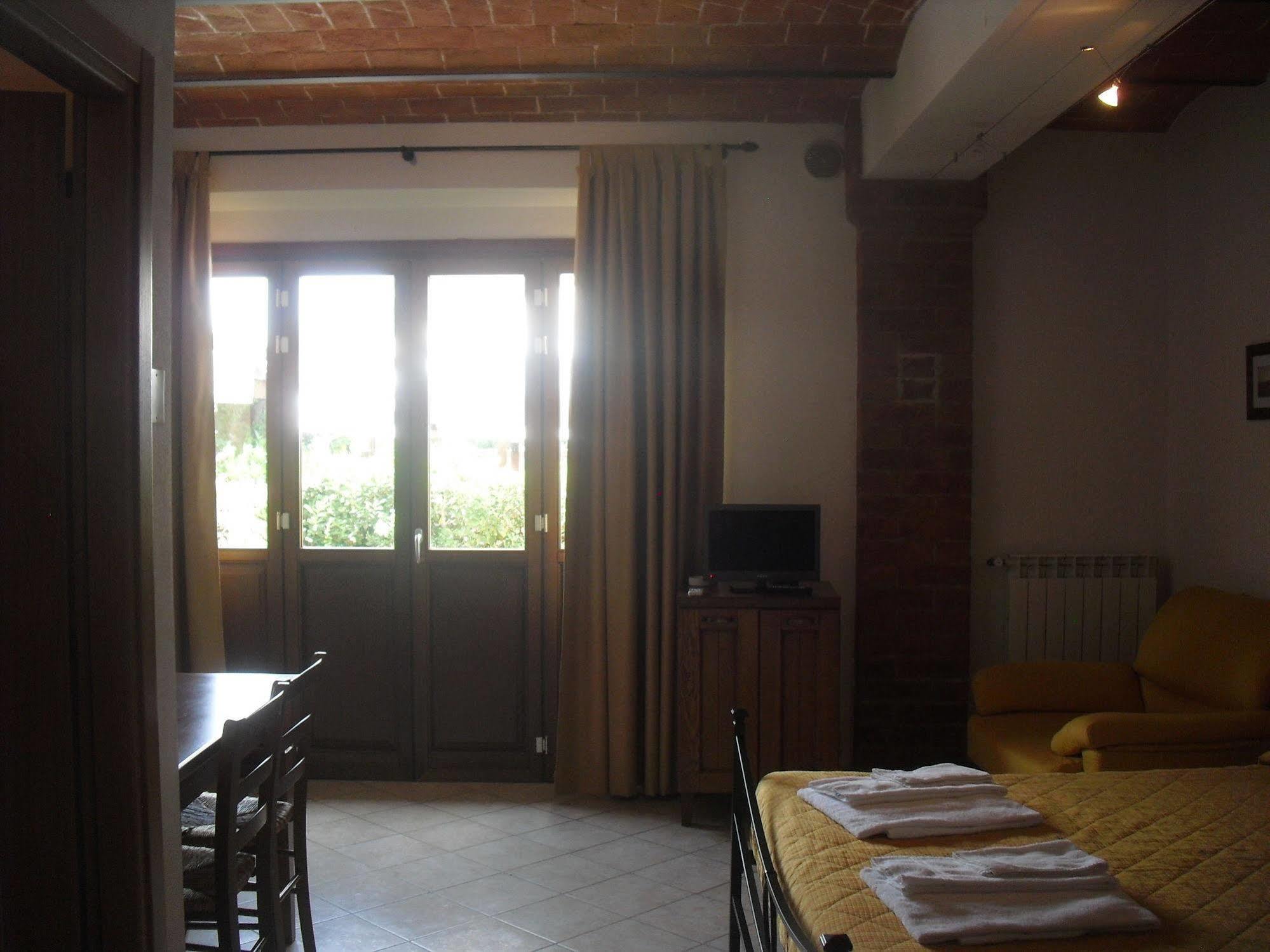 Aparthotel Oasi Del Grillo à Castelnuovo Berardenga Extérieur photo